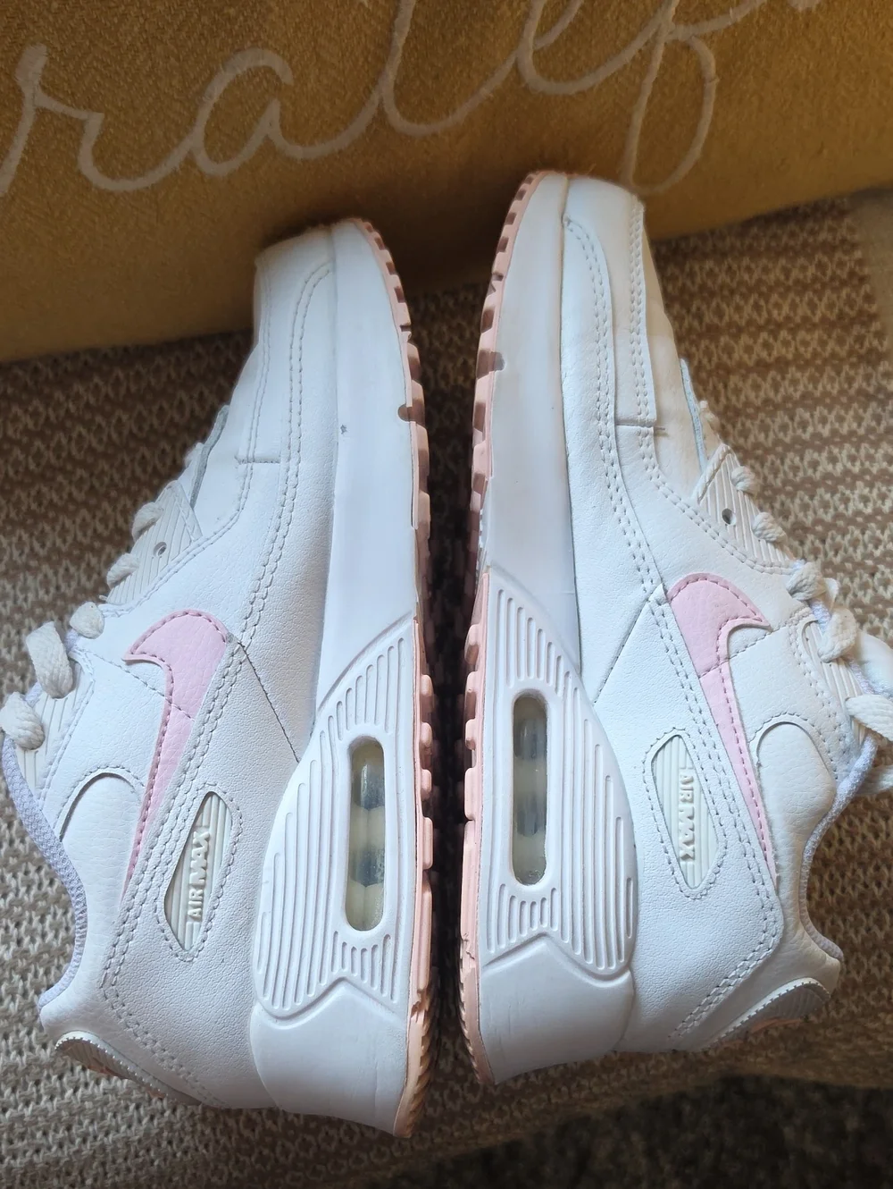 AWESOME Girls NIKE AIR MAX White/pink Shoes